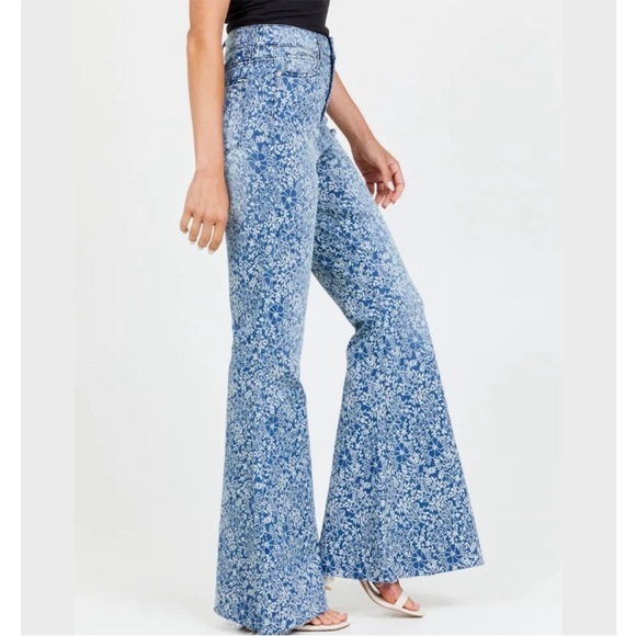 Altar’d State Blue Floral Flare Bell Bottom Jeans Size 27 - Picture 14 of 14